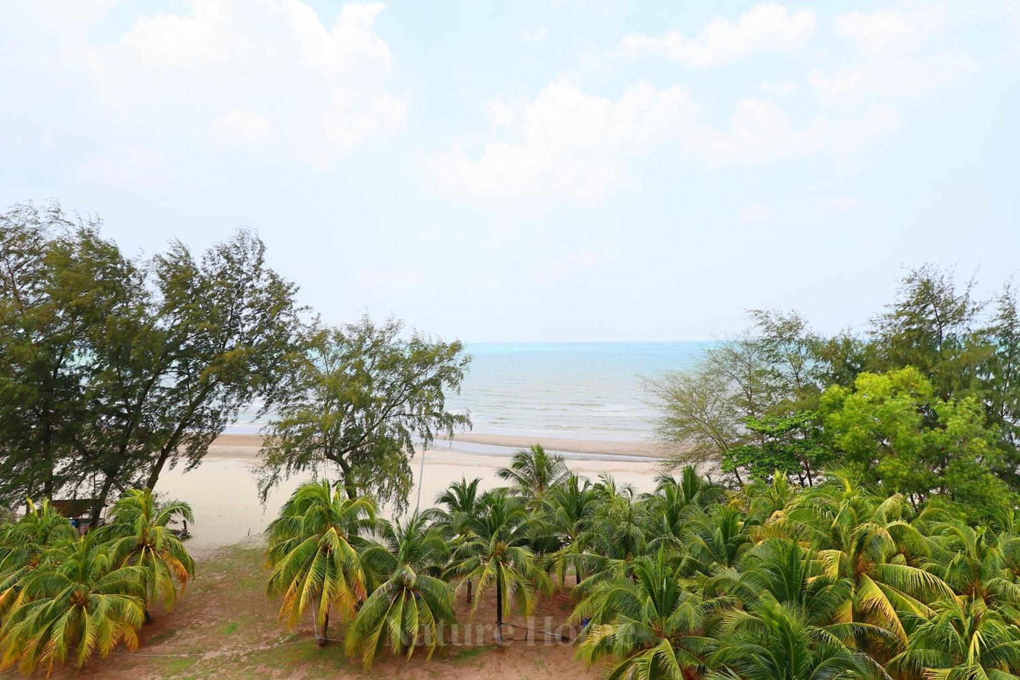 Nature Home 2 - Swiss Garden Resort Residences Beachfront Villa Kuantan Exterior foto